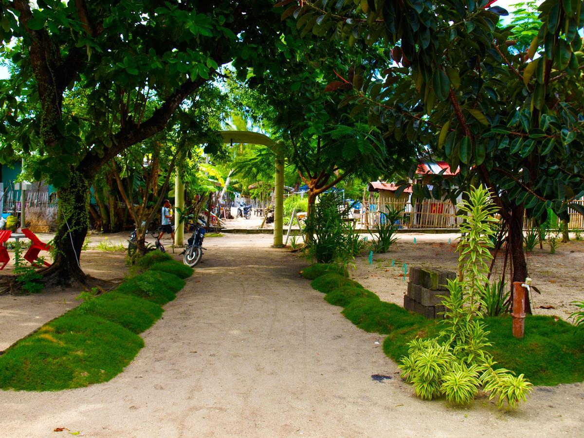 Hotel The Shark'S Tail Dive Center Daanbantayan Zewnętrze zdjęcie